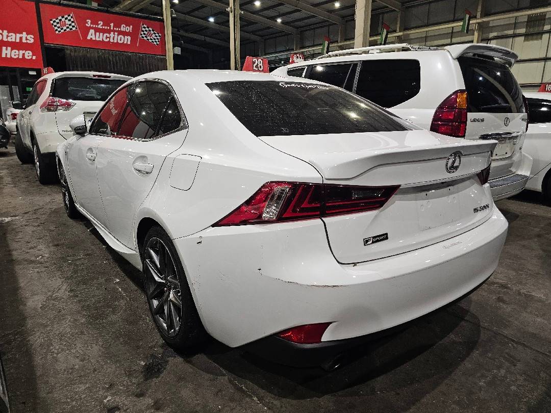 LEXUS IS 200T