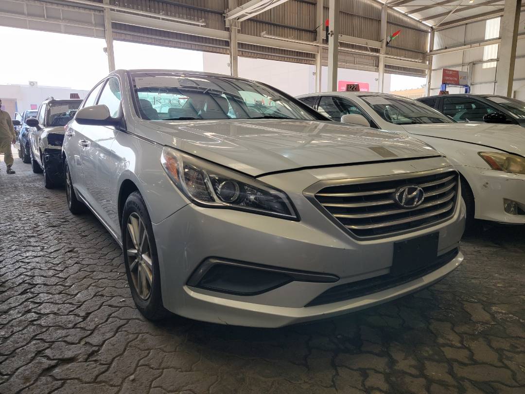 2016 HYUNDAI SONATA — 173398 Miles — Lot 327249 — Main - Marhaba Auctions Used Cars - Image 4