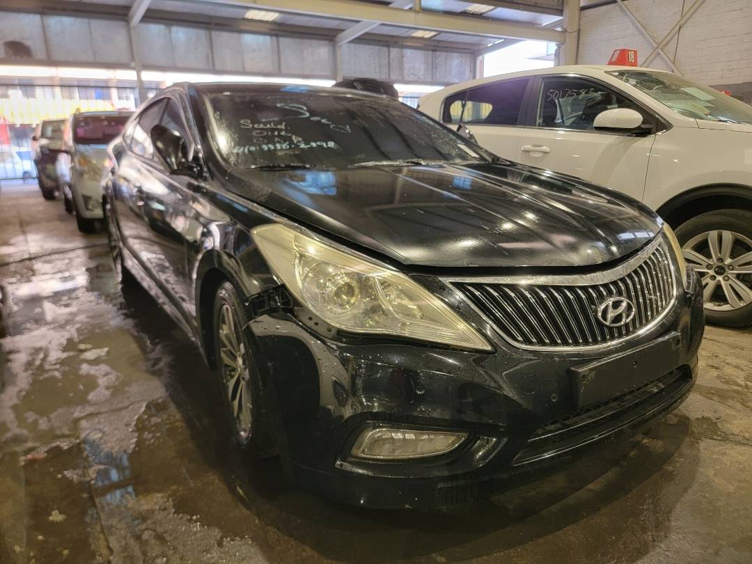 HYUNDAI GRANDEUR 2011 - Marhaba Auction Used Cars - Image 4