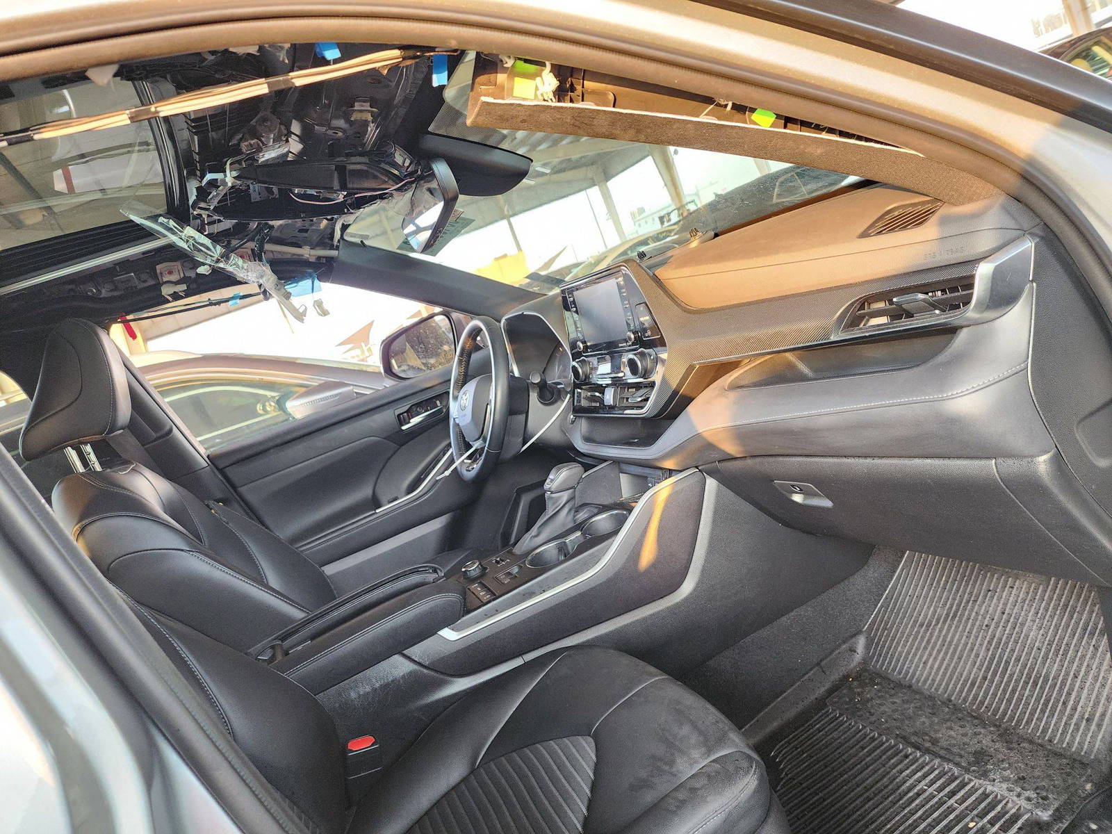 2021 TOYOTA HIGHLANDER — 27149 Miles — Lot 80485783 — Souq - Marhaba Auctions Used Cars - Image 9