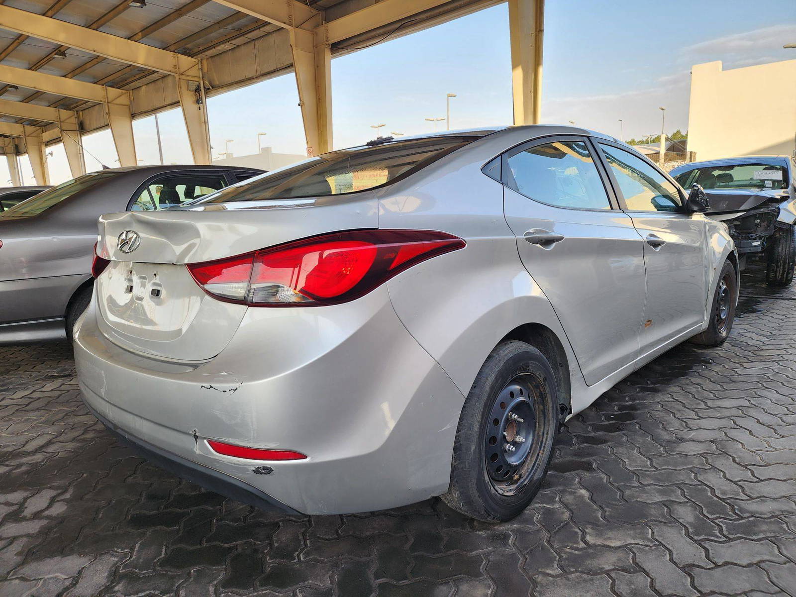2016 HYUNDAI ELANTRA — 170429 Miles — Lot 59477943 — Souq - Marhaba Auctions Used Cars - Image 3