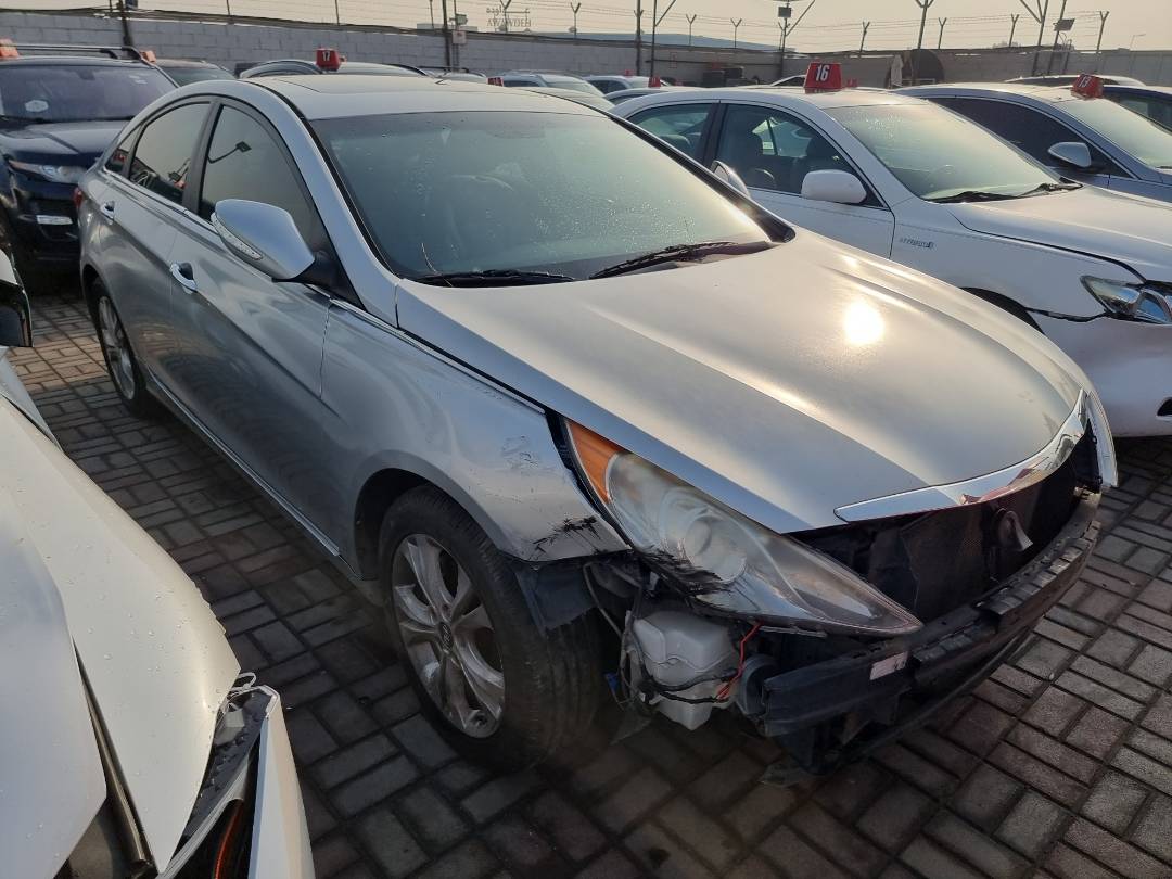 2013 HYUNDAI SONATA — 201118 Miles — Lot 2148587 — Ind. 12 - Marhaba Auctions Used Cars - Image 4