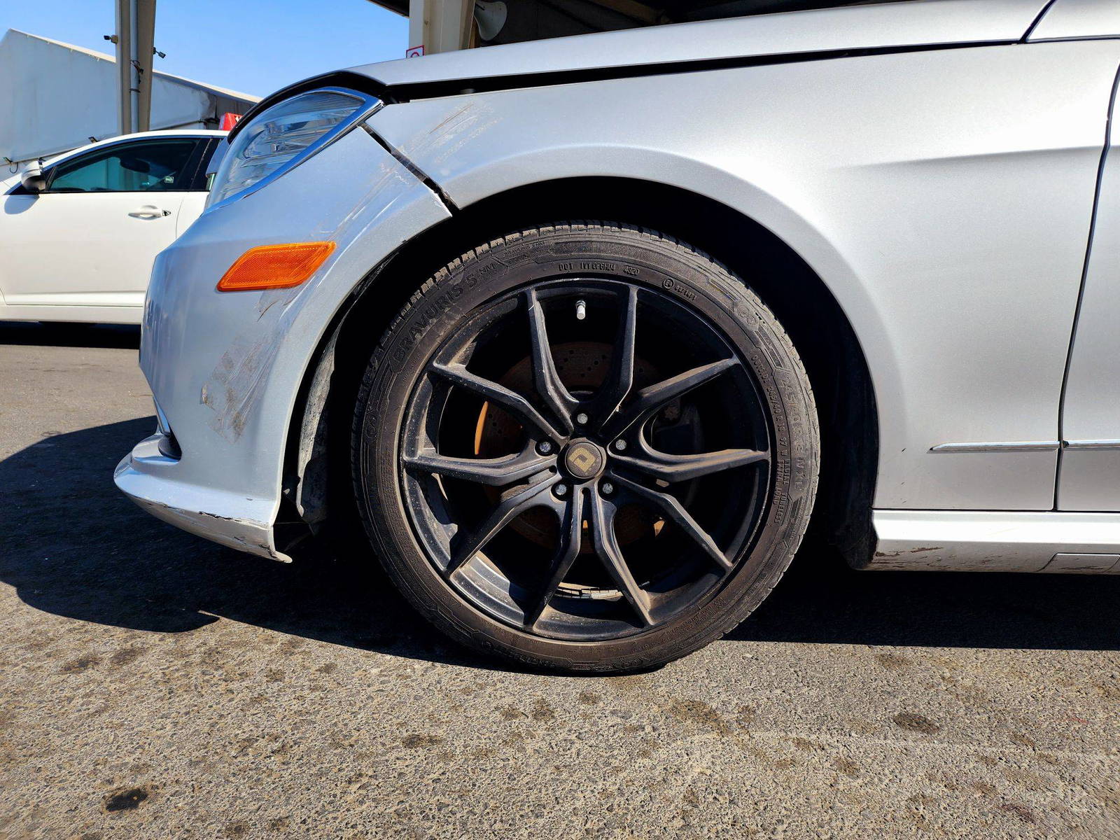 2011 MERCEDES BENZ E 350 — 126527 Miles — Lot 215487 — Souq - Marhaba Auctions Used Cars - Image 11
