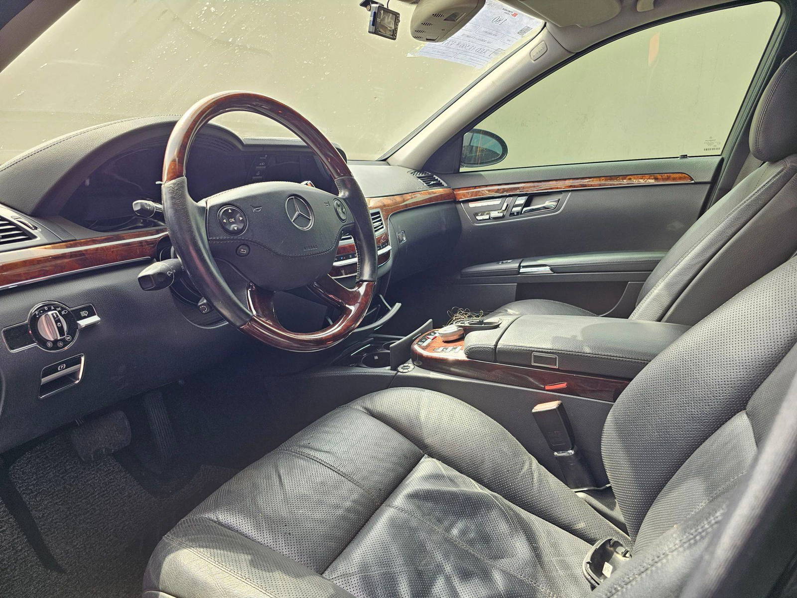 2006 MERCEDES BENZ S 500 — 327074 KM — Lot 007770 — Souq - Marhaba Auctions Used Cars - Image 9