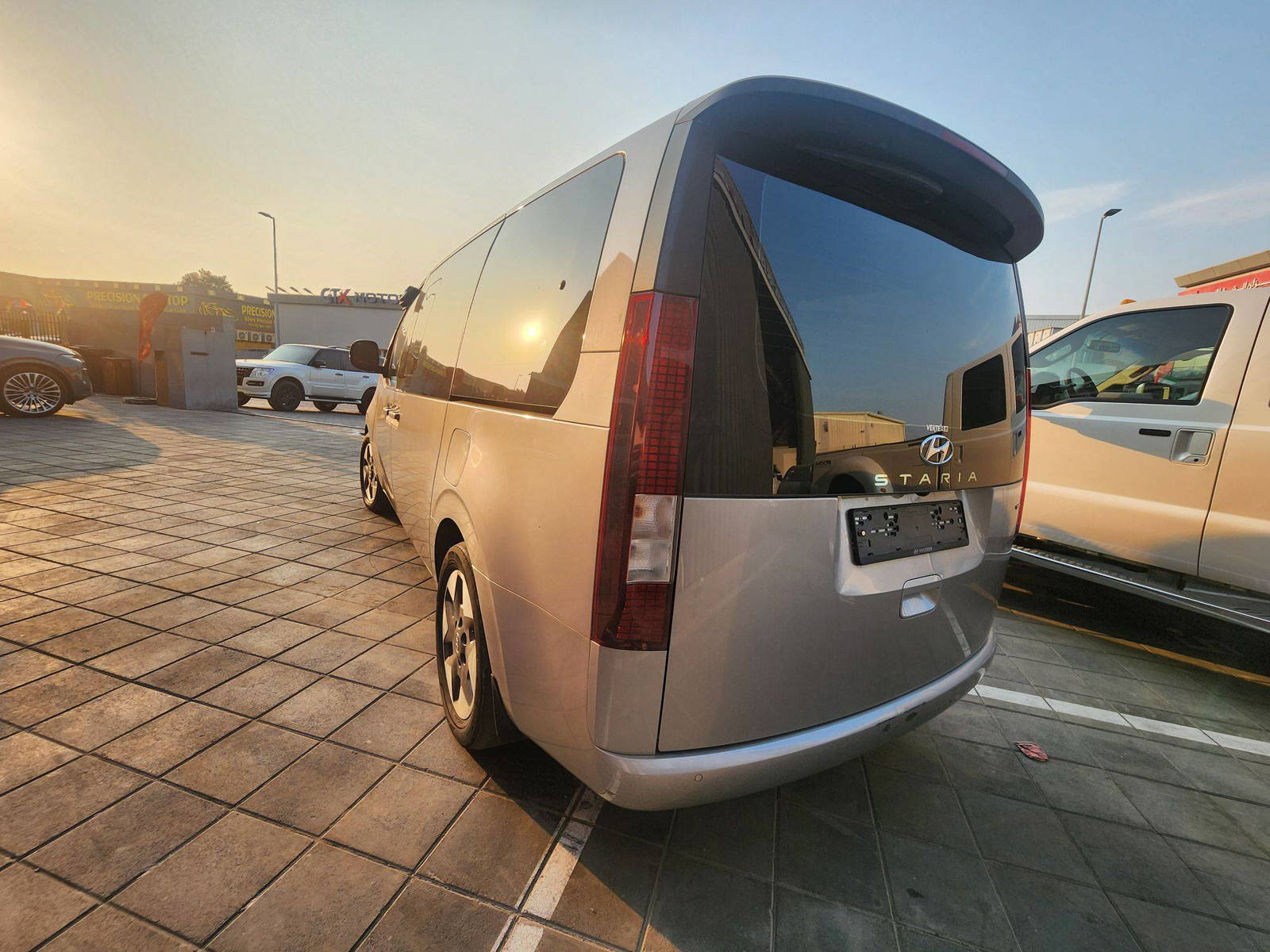 HYUNDAI STARIA 2022 - Marhaba Auction Used Cars - Image 6