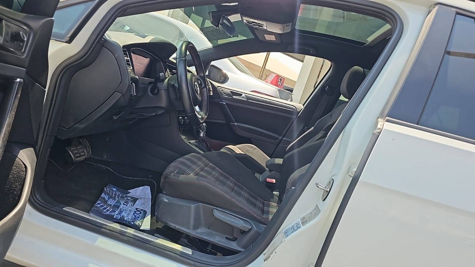 2018 VOLKSWAGEN GOLF GT — 95210 KM — Lot AU7JW114302 — Main - Marhaba Auctions Used Cars - Image 10