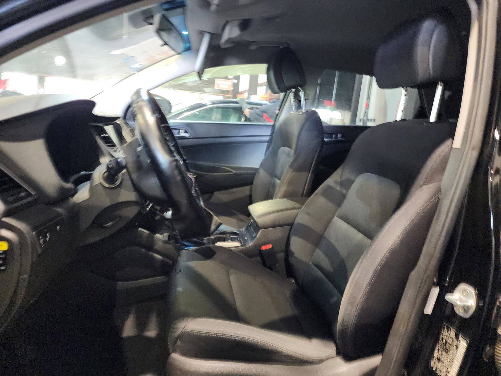 2018 HYUNDAI TUCSON — 97314 Miles — Lot 40229972 — Al Quoz - Marhaba Auctions Used Cars - Image 9