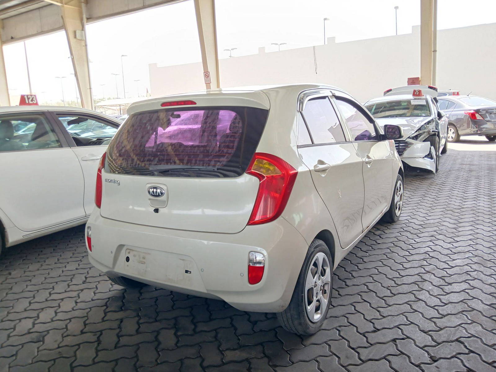 2014 KIA MORNING — 222856 KM — Lot 215478 — Souq - Marhaba Auctions Used Cars - Image 3
