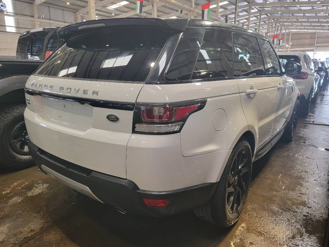 2015 LAND ROVER ROVER SPORT HSE — 106252 Miles — Lot 36287621 - Marhaba Auctions Used Cars - Image 3