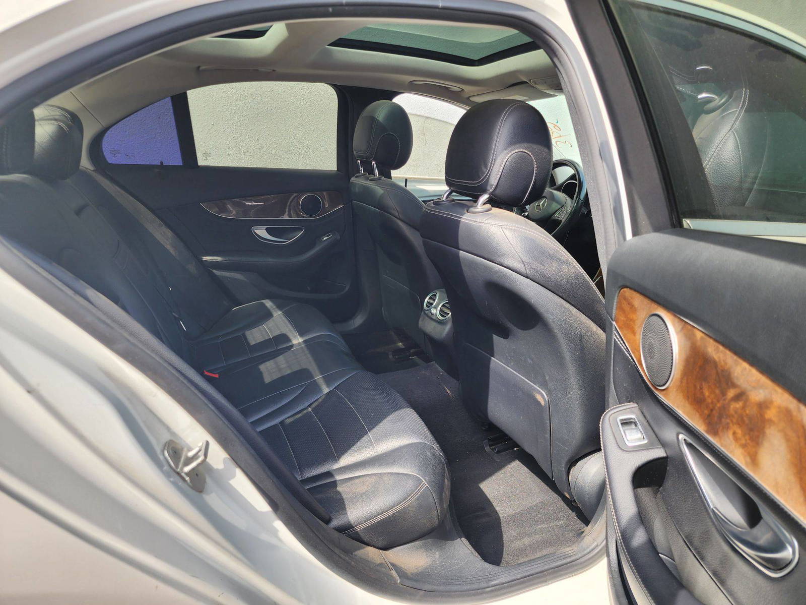 2016 MERCEDES BENZ C300 — 105395 Miles — Lot R138112 — Souq - Marhaba Auctions Used Cars - Image 7