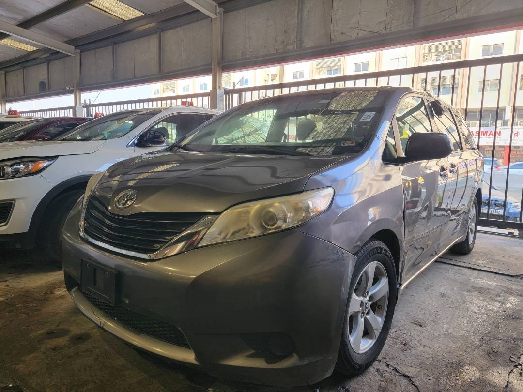 2014 TOYOTA SIENNA — 215294 Miles — Lot 418037 — Main - Marhaba Auctions Used Cars - Image 3