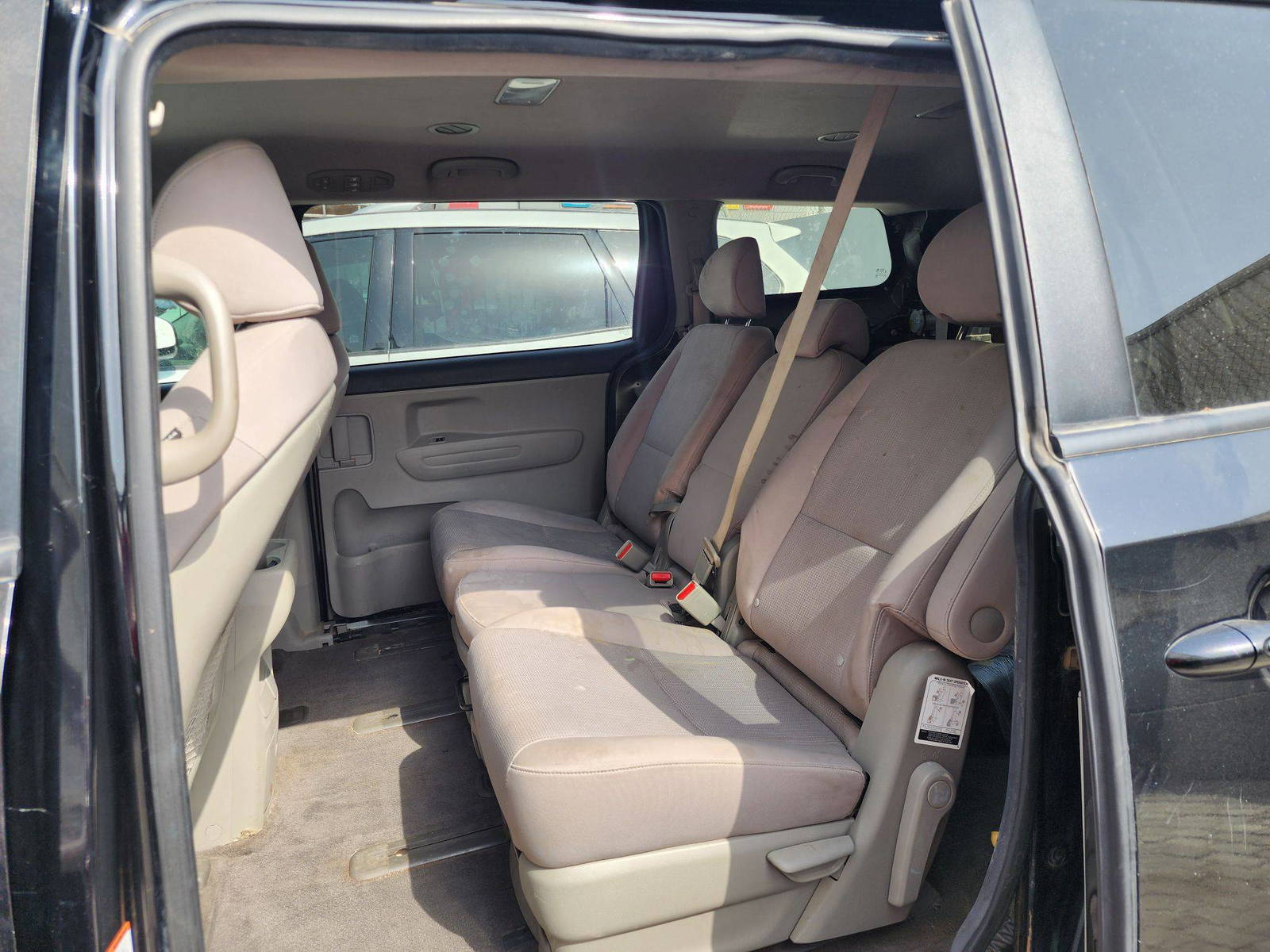 2020 KIA SEDONA — 164989 Miles — Lot 6594029 — Al Quoz - Marhaba Auctions Used Cars - Image 8
