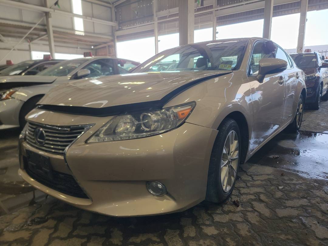 2013 LEXUS ES 300H — 282724 Miles — Lot 2011476 - Marhaba Auctions Used Cars - Image 9