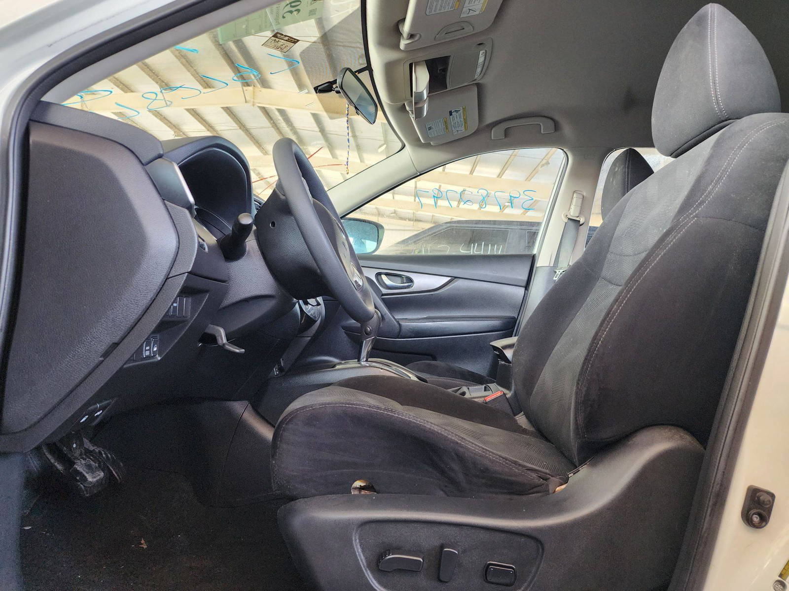 2015 NISSAN ROGUE — 133896 Miles — Lot 39782797 — Souq - Marhaba Auctions Used Cars - Image 8