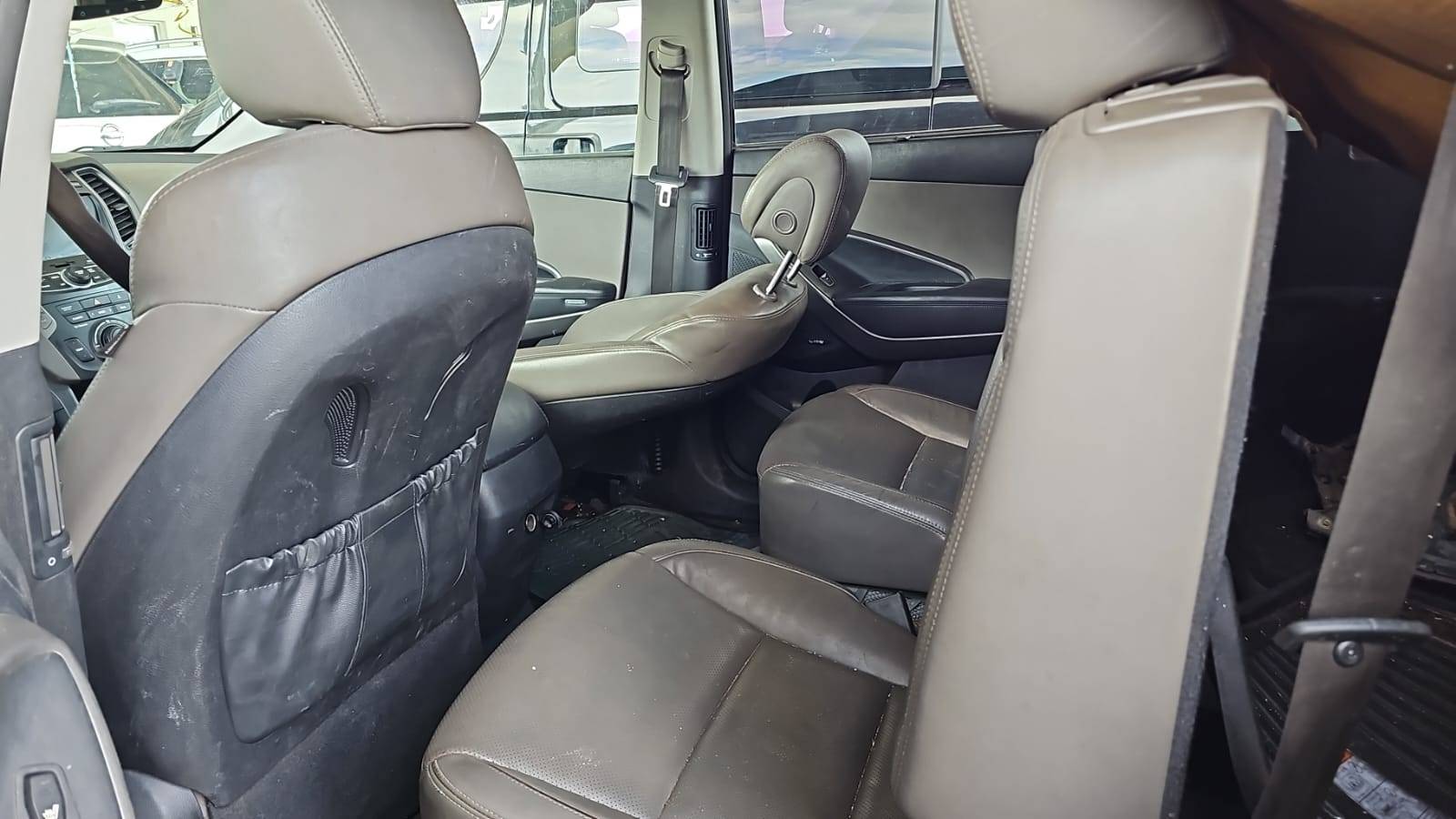 2016 HYUNDAI SANTA FE — 166823 Miles — Lot U132474 — Souq - Marhaba Auctions Used Cars - Image 7