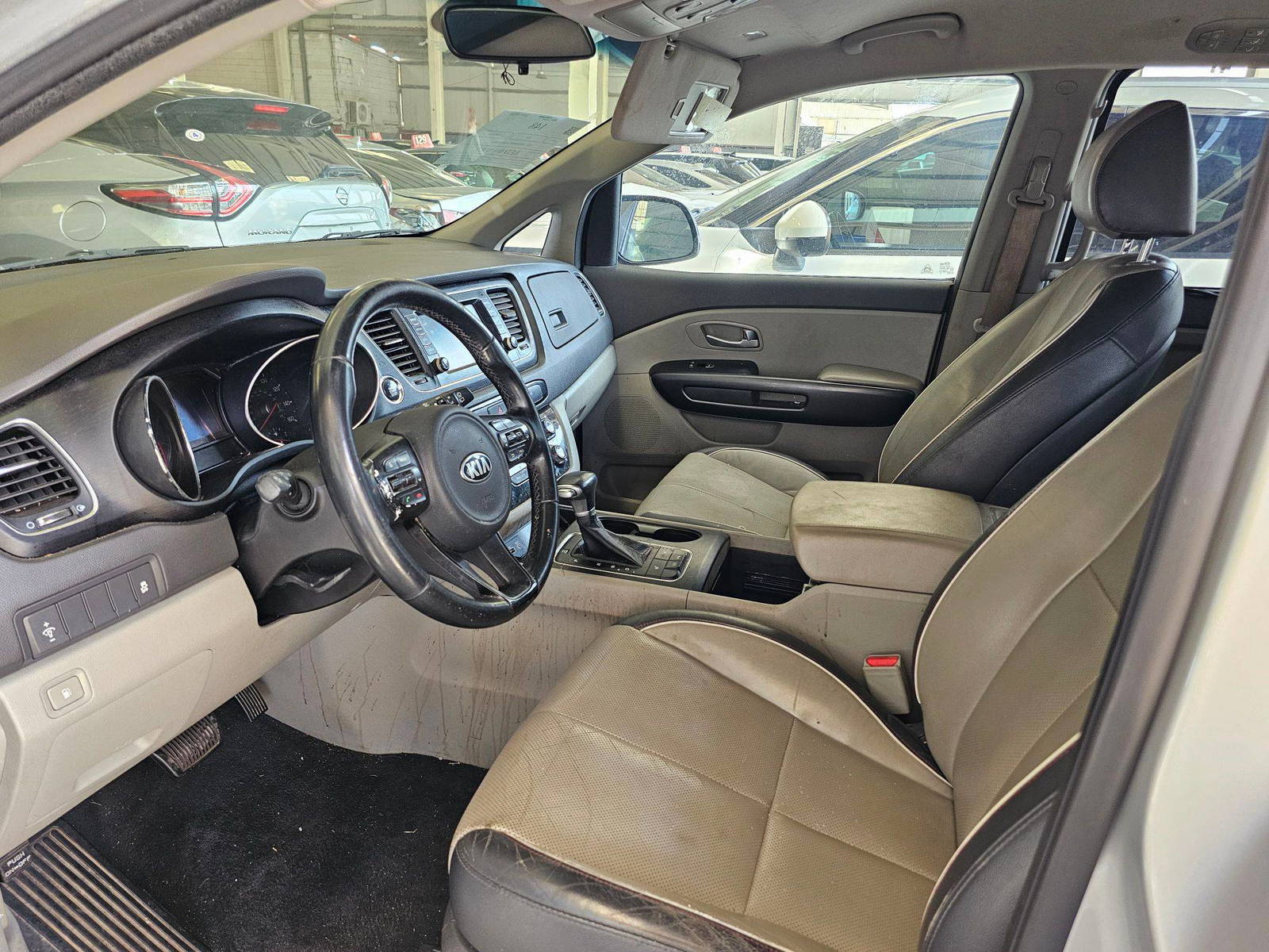 KIA SEDONA 2017 - Marhaba Auction Used Cars - Image 8