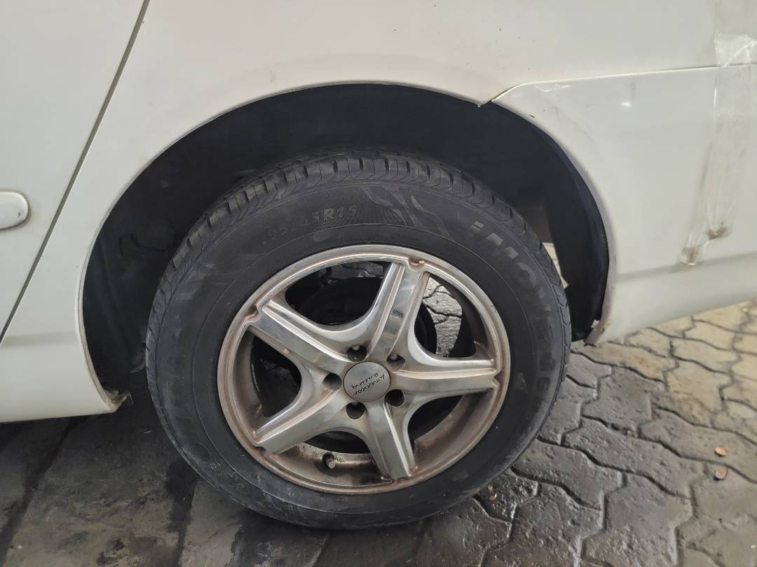 2003 TOYOTA COROLLA — 192546 Miles — Lot 30330 — Main - Marhaba Auctions Used Cars - Image 10