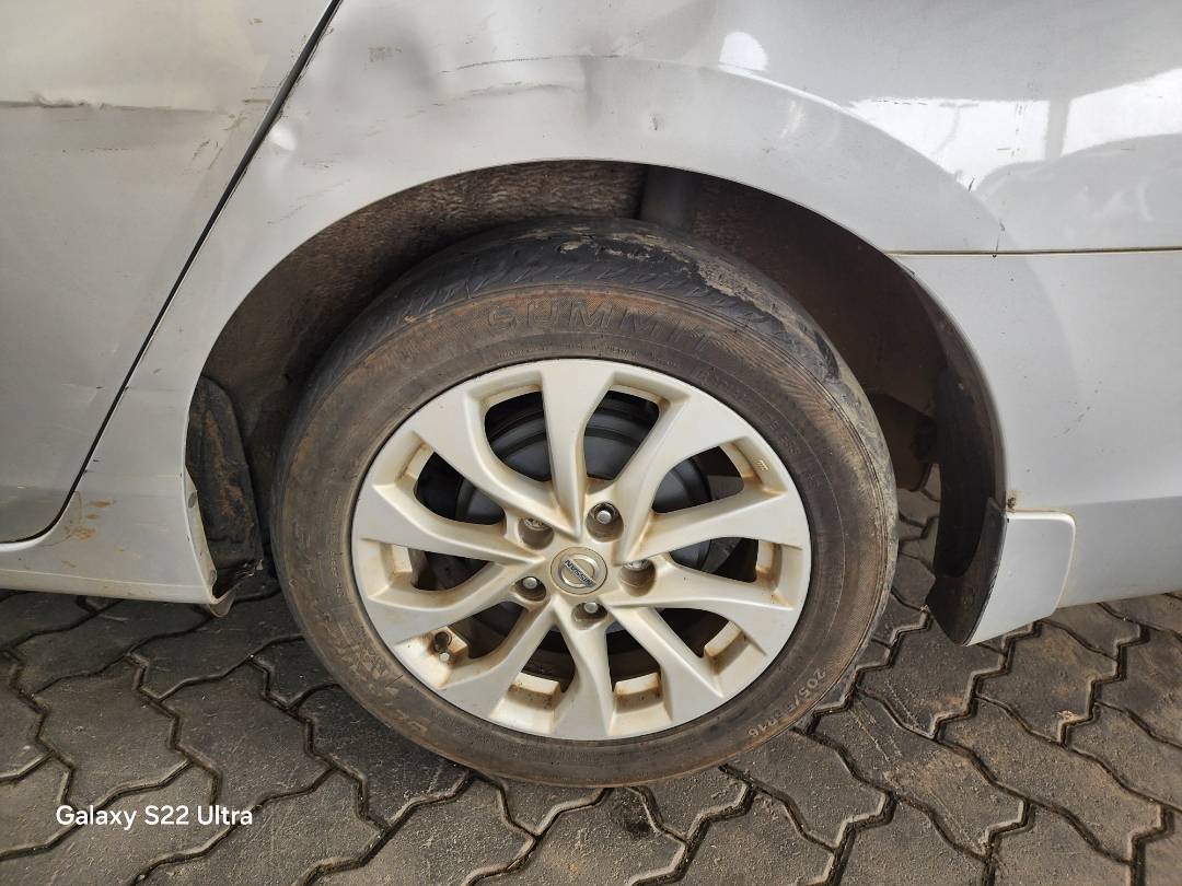 2019 NISSAN SENTRA — 129324 Miles — Lot 47304224 — Main - Marhaba Auctions Used Cars - Image 10