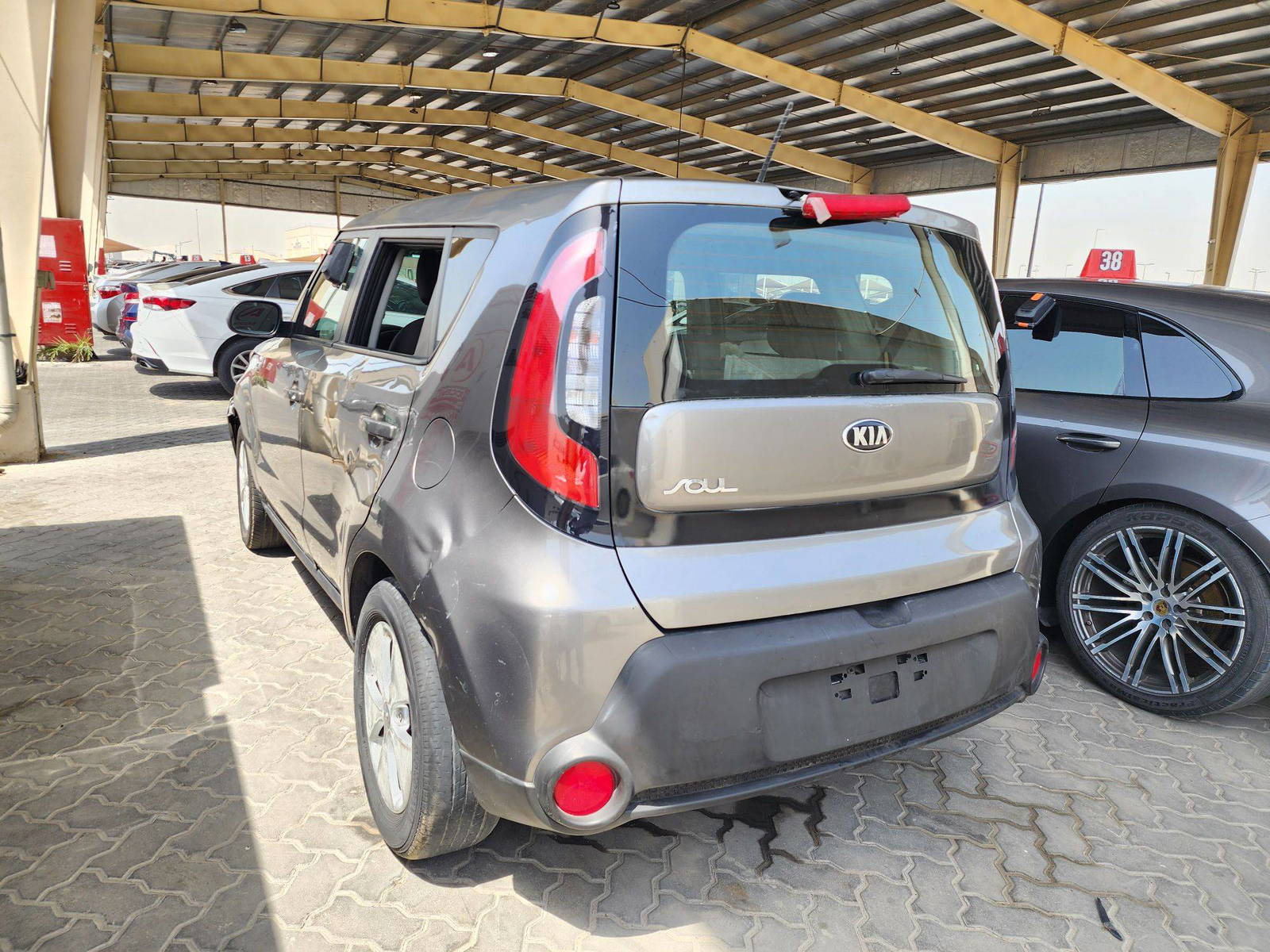 2015 KIA SOUL — 190118 Miles — Lot 25F7173546 — Souq - Marhaba Auctions Used Cars - Image 3