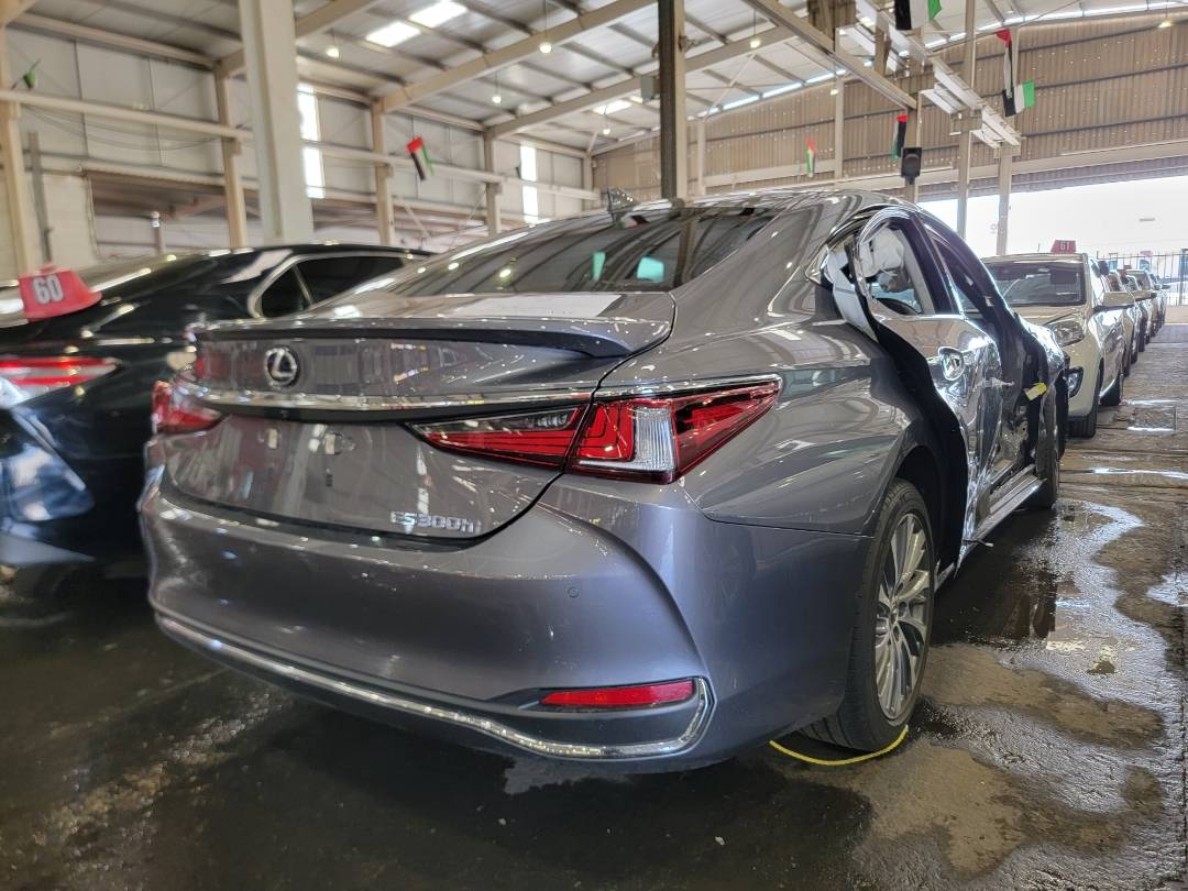 2021 LEXUS ES 300H — 32807 Miles — Lot 38326712 — Souq - Marhaba Auctions Used Cars - Image 3