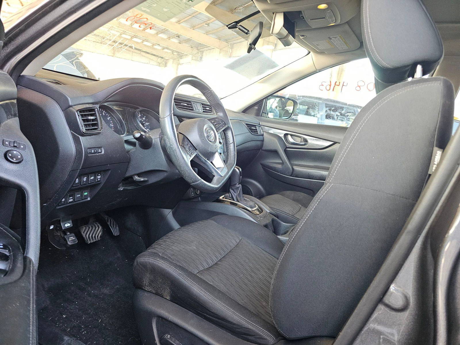 NISSAN ROGUE 2017 - Marhaba Auction Used Cars - Image 8