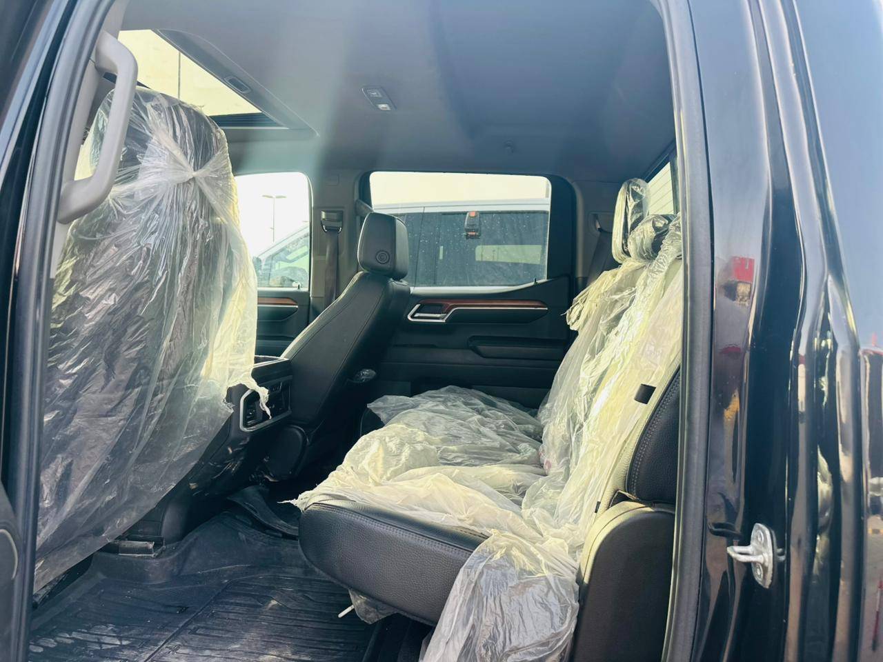 2022 GMC SIERRA — 85381 KM — Lot Z541416 — Souq - Marhaba Auctions Used Cars - Image 8