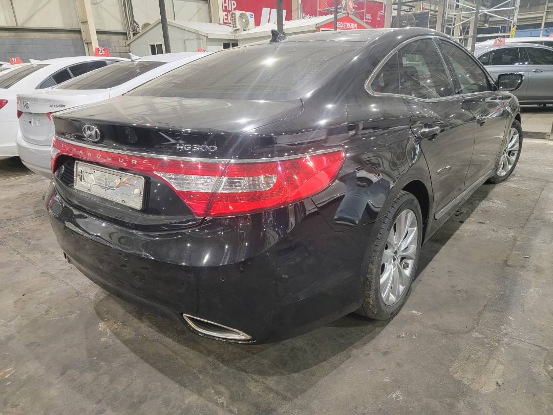 2011 HYUNDAI GRANDEUR — 160327 KM — Lot 008029 — Main - Marhaba Auctions Used Cars - Image 6