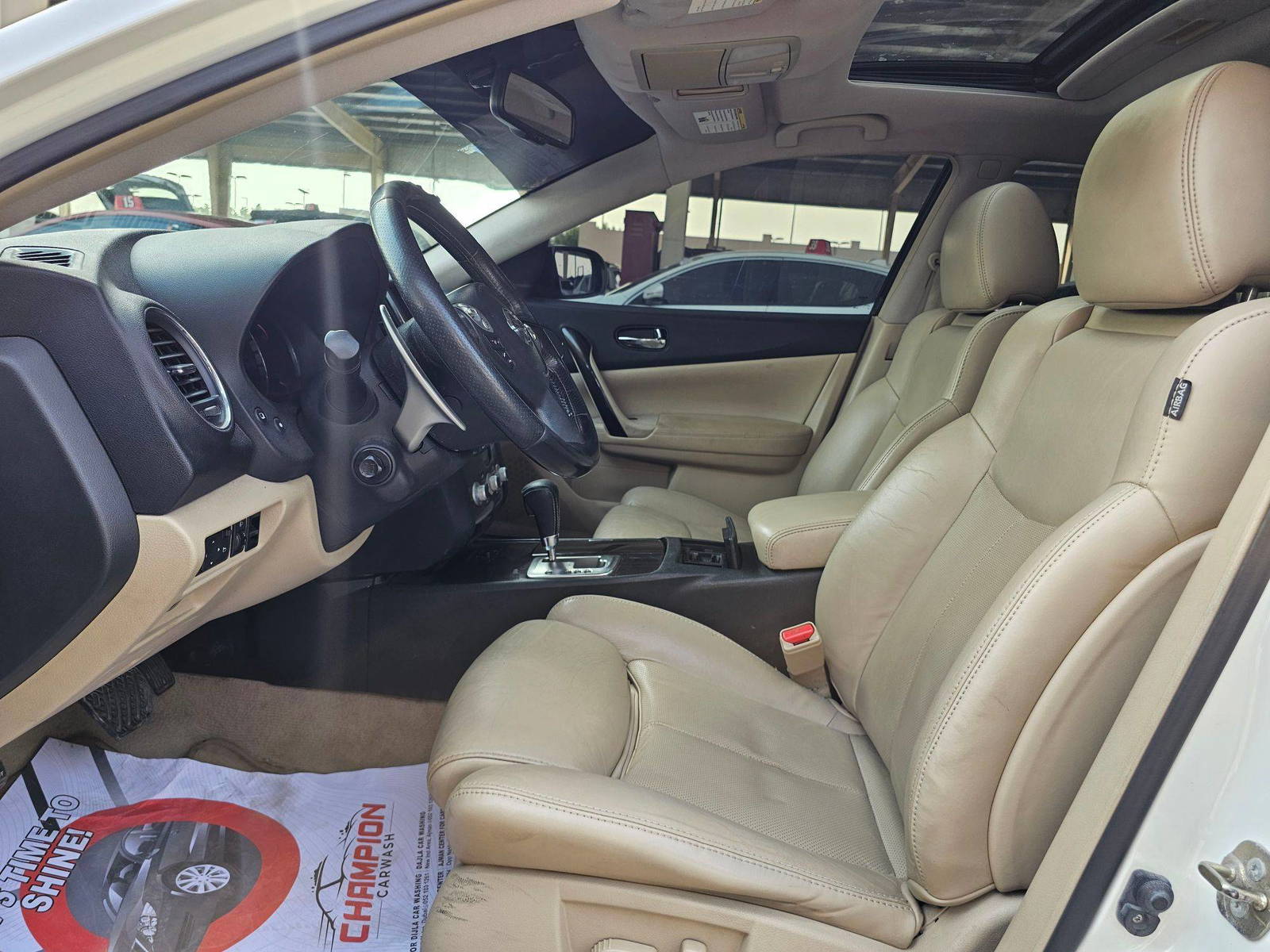2015 NISSAN MAXIMA — 174839 KM — Lot AP0FC375216 — Souq - Marhaba Auctions Used Cars - Image 9