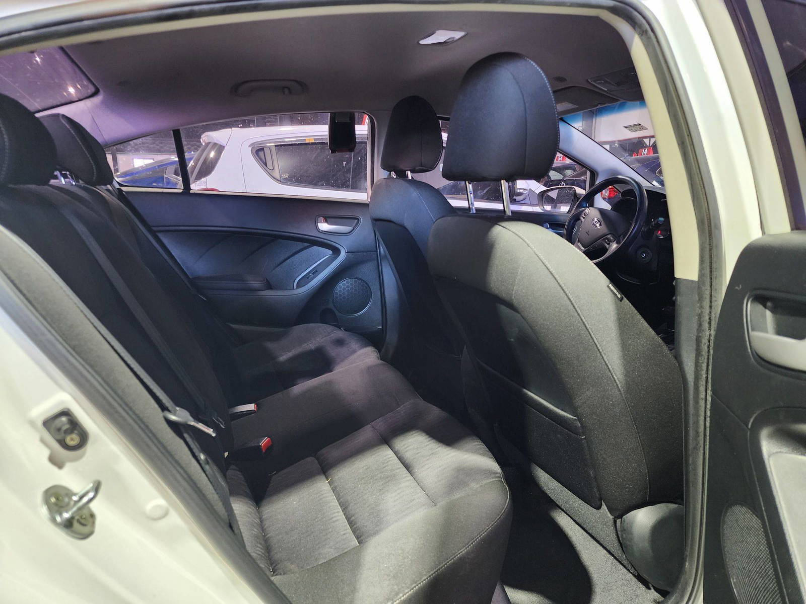 2013 KIA K3 — 81590 KM — Lot 084088 — Al Quoz - Marhaba Auctions Used Cars - Image 7