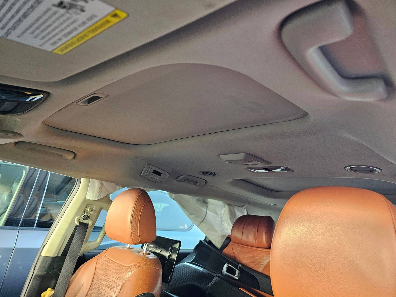 KIA CARNIVAL LX 2022 - Marhaba Auction Used Cars - Image 9