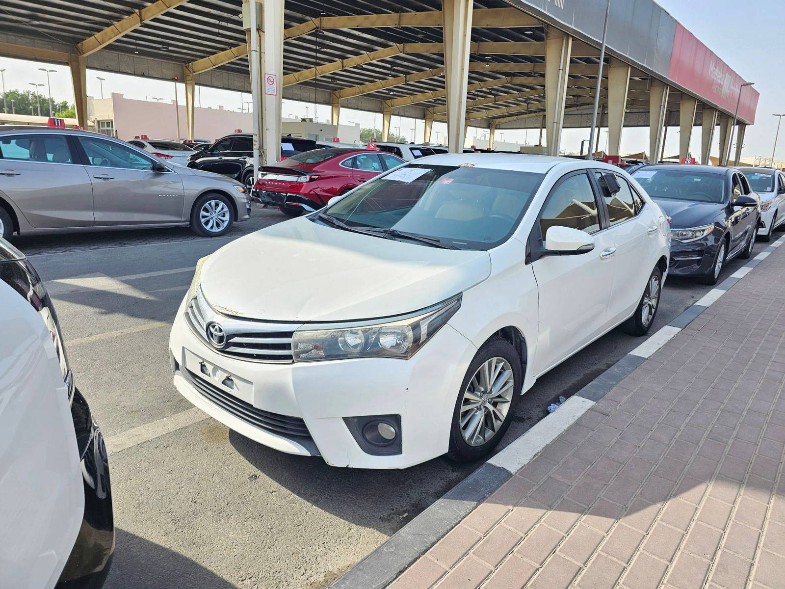 2015 TOYOTA COROLLA — 696540 KM — Lot 221020 — Souq - Marhaba Auctions Used Cars - Image 4