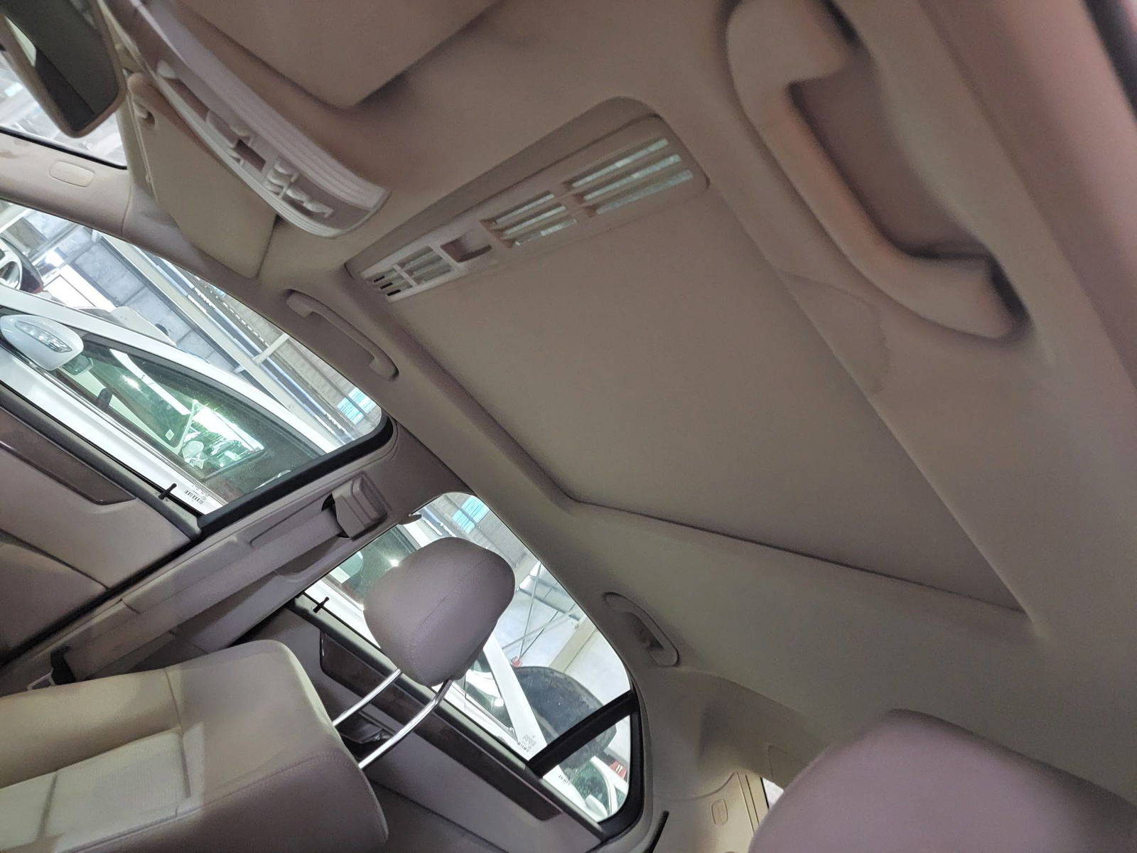 2011 MERCEDES BENZ E 350 — 161427 Miles — Lot 92222425 — Main - Marhaba Auctions Used Cars - Image 9