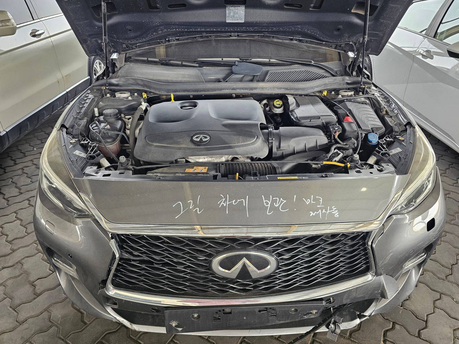 2017 INFINITI Q30S — 68894 KM — Lot 053028 — Souq - Marhaba Auctions Used Cars - Image 11
