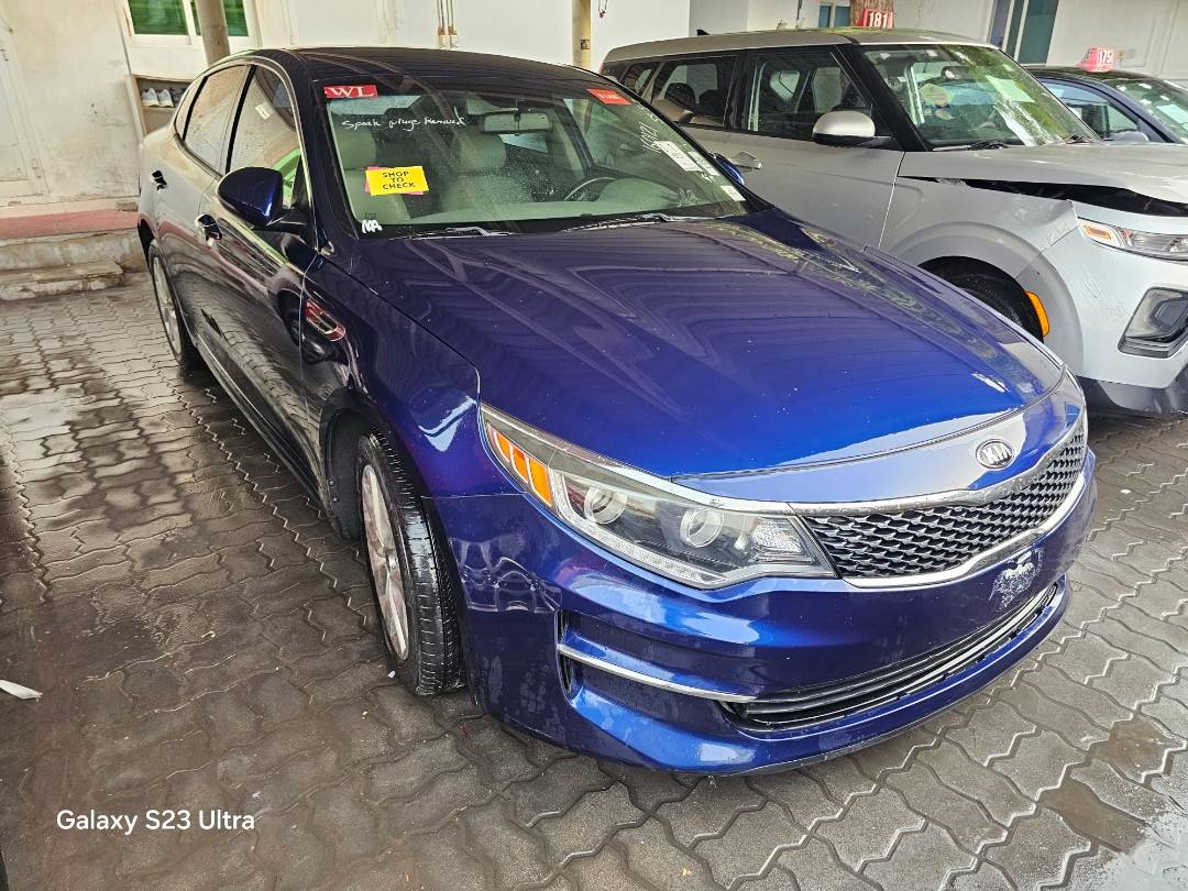 2017 KIA OPTIMA — 180537 Miles — Lot 330447 — Main - Marhaba Auctions Used Cars - Image 4