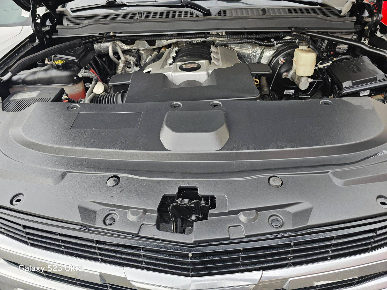 CADILLAC ESCALADE 2015 - Marhaba Auction Used Cars - Image 11