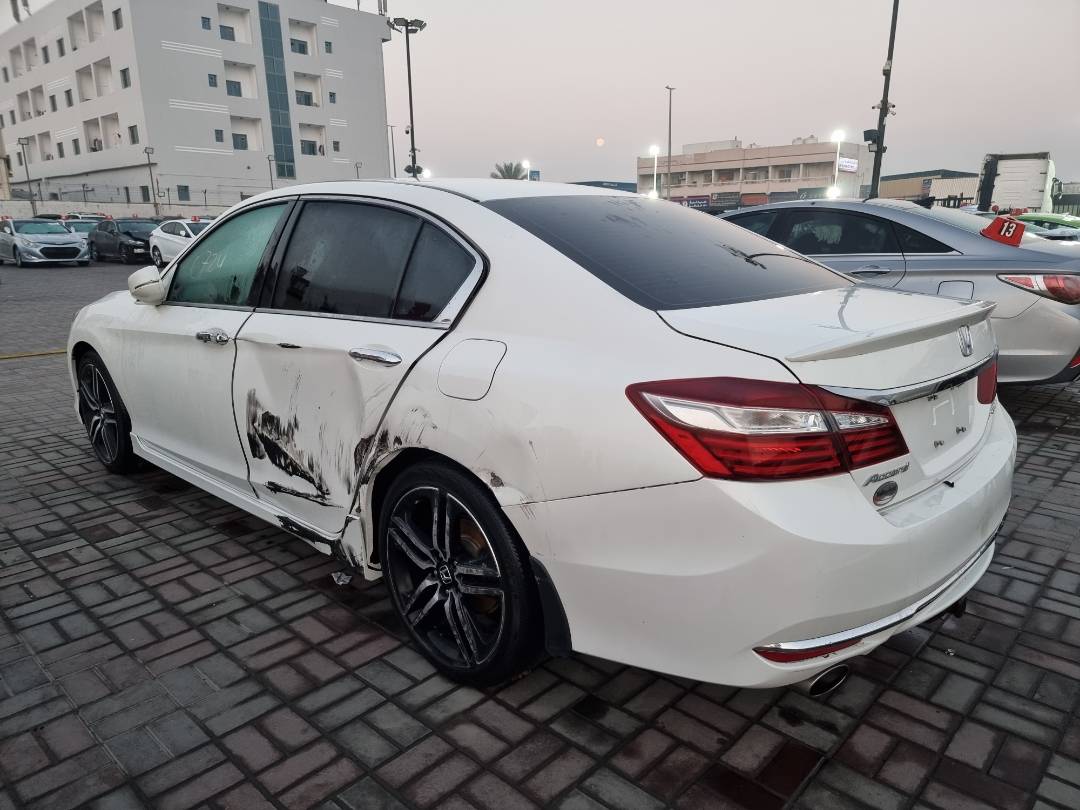 2017 HONDA ACCORD — 162212 KM — Lot 215487 — Ind. 12 - Marhaba Auctions Used Cars - Image 4