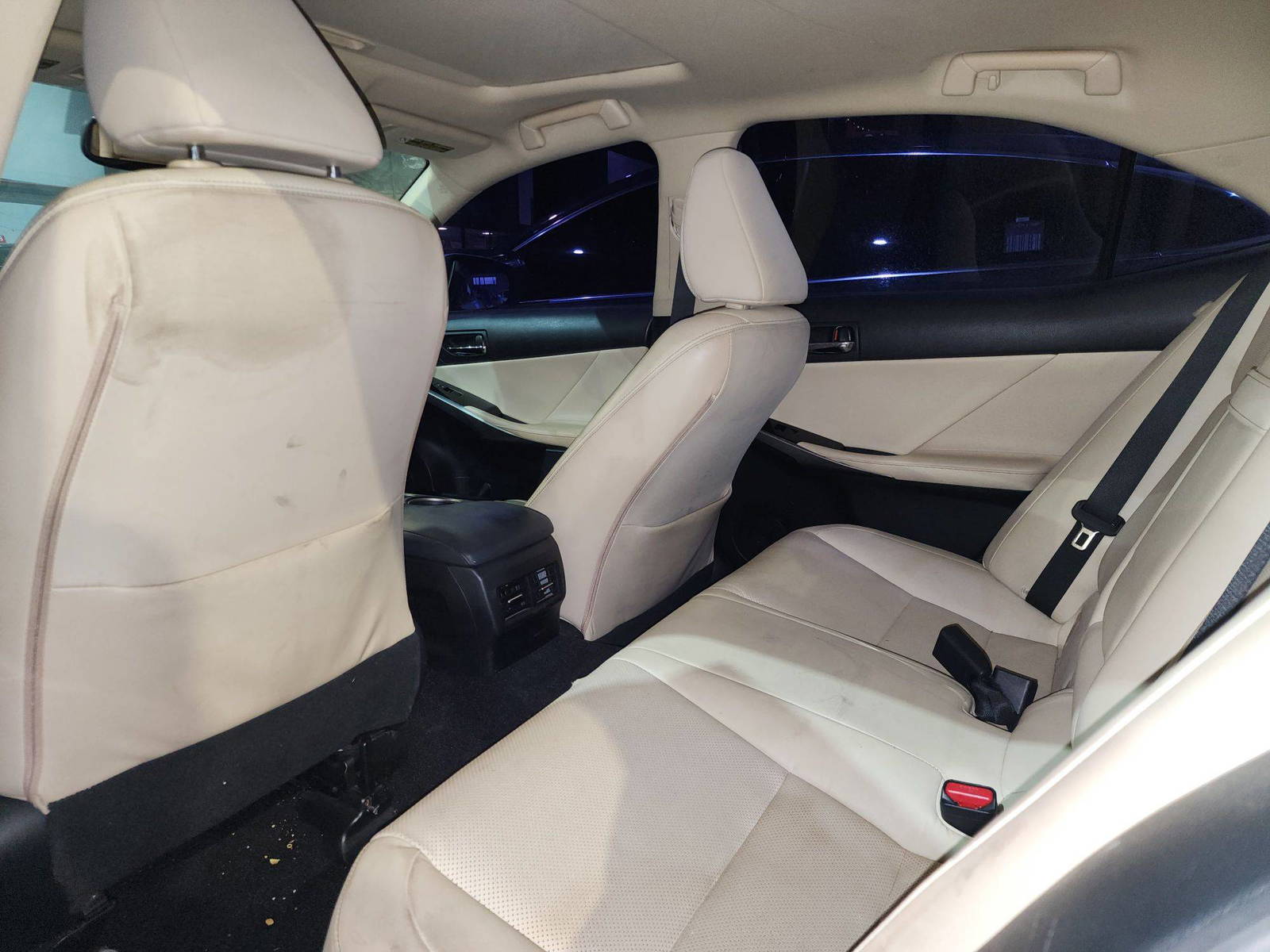 2014 LEXUS IS 250 — 154219 Miles — Lot 71198305 — Souq - Marhaba Auctions Used Cars - Image 7