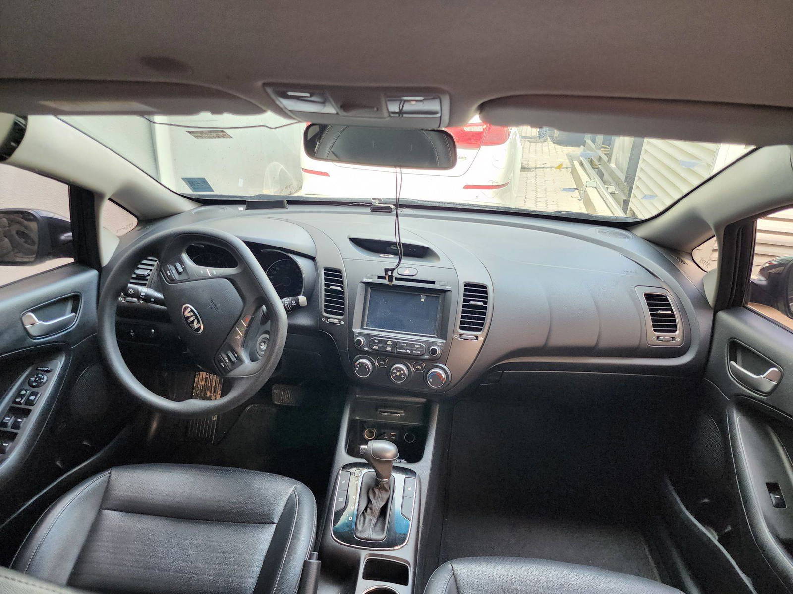 2017 KIA K3 — 116585 KM — Lot 956923 — Al Quoz - Marhaba Auctions Used Cars - Image 8