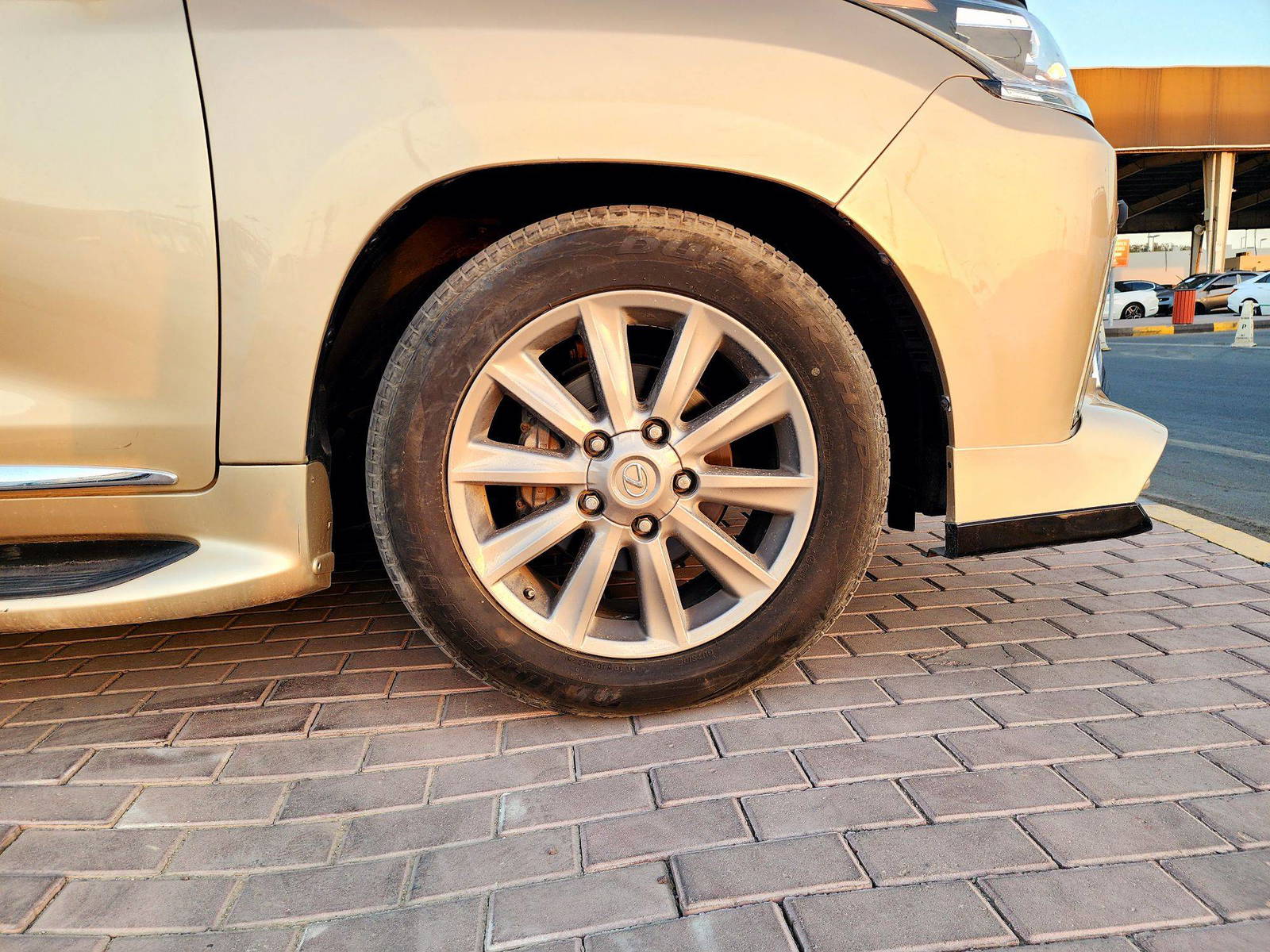 2010 LEXUS LX 570 — 266468 KM — Lot A4040091 — Souq - Marhaba Auctions Used Cars - Image 11