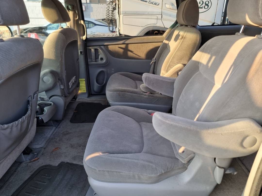 2005 TOYOTA SIENNA — 320667 Miles — Lot 229835 — Souq - Marhaba Auctions Used Cars - Image 7