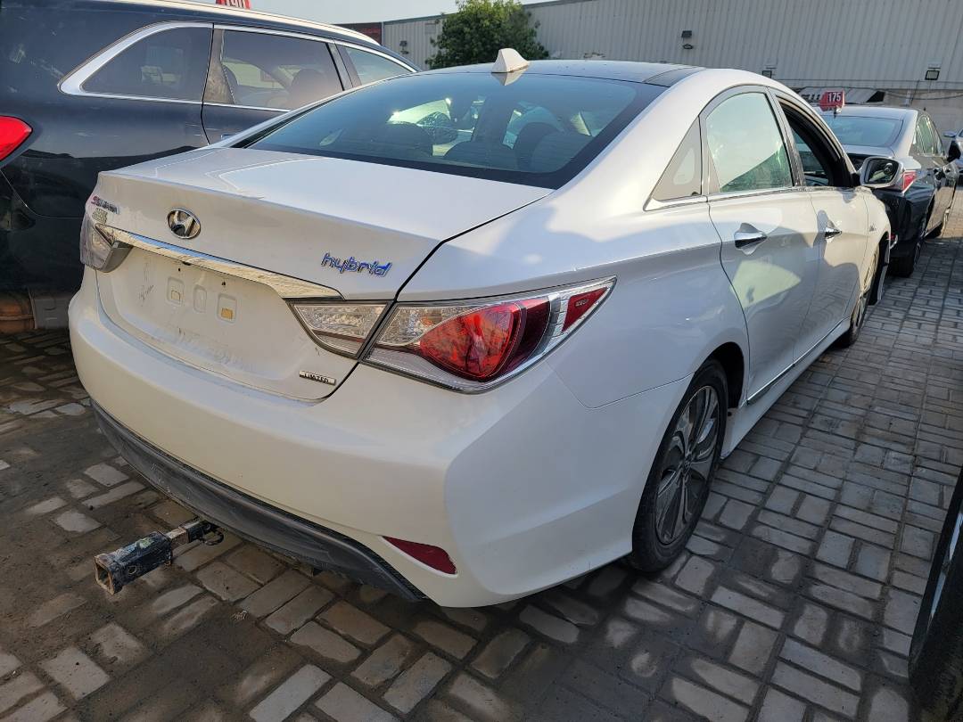 2014 HYUNDAI SONATA — 213730 KM — Lot A112717 — Main - Marhaba Auctions Used Cars - Image 4