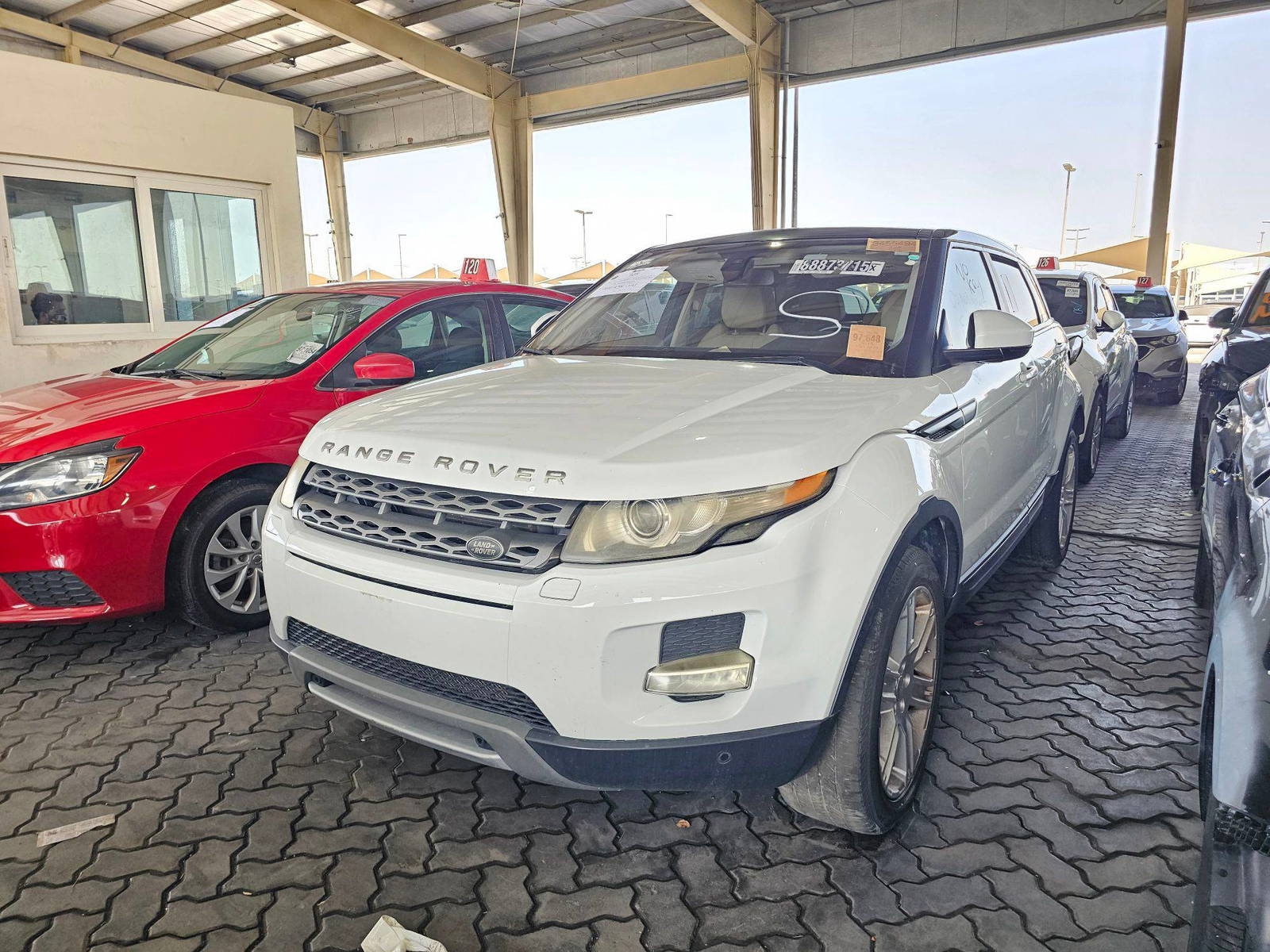 2015 LAND ROVER RANGE ROVER EVOQUE — 101893 Miles — Lot 3455494 — Souq - Marhaba Auctions Used Cars - Image 5