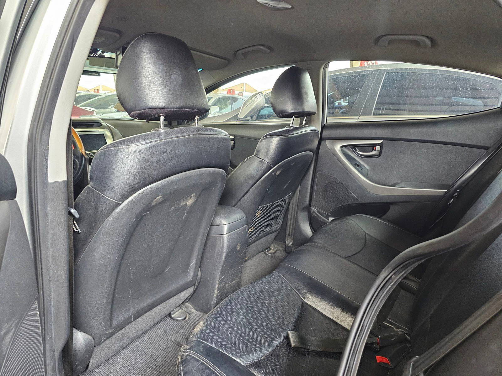 2012 HYUNDAI AVANTE — 262517 KM — Lot 273017 — Souq - Marhaba Auctions Used Cars - Image 6