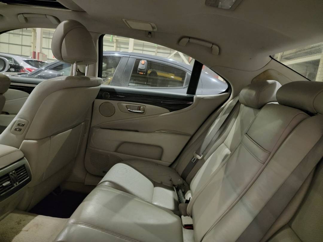 2011 LEXUS LS 460 — 176598 Miles — Lot B5104272 — Main - Marhaba Auctions Used Cars - Image 7