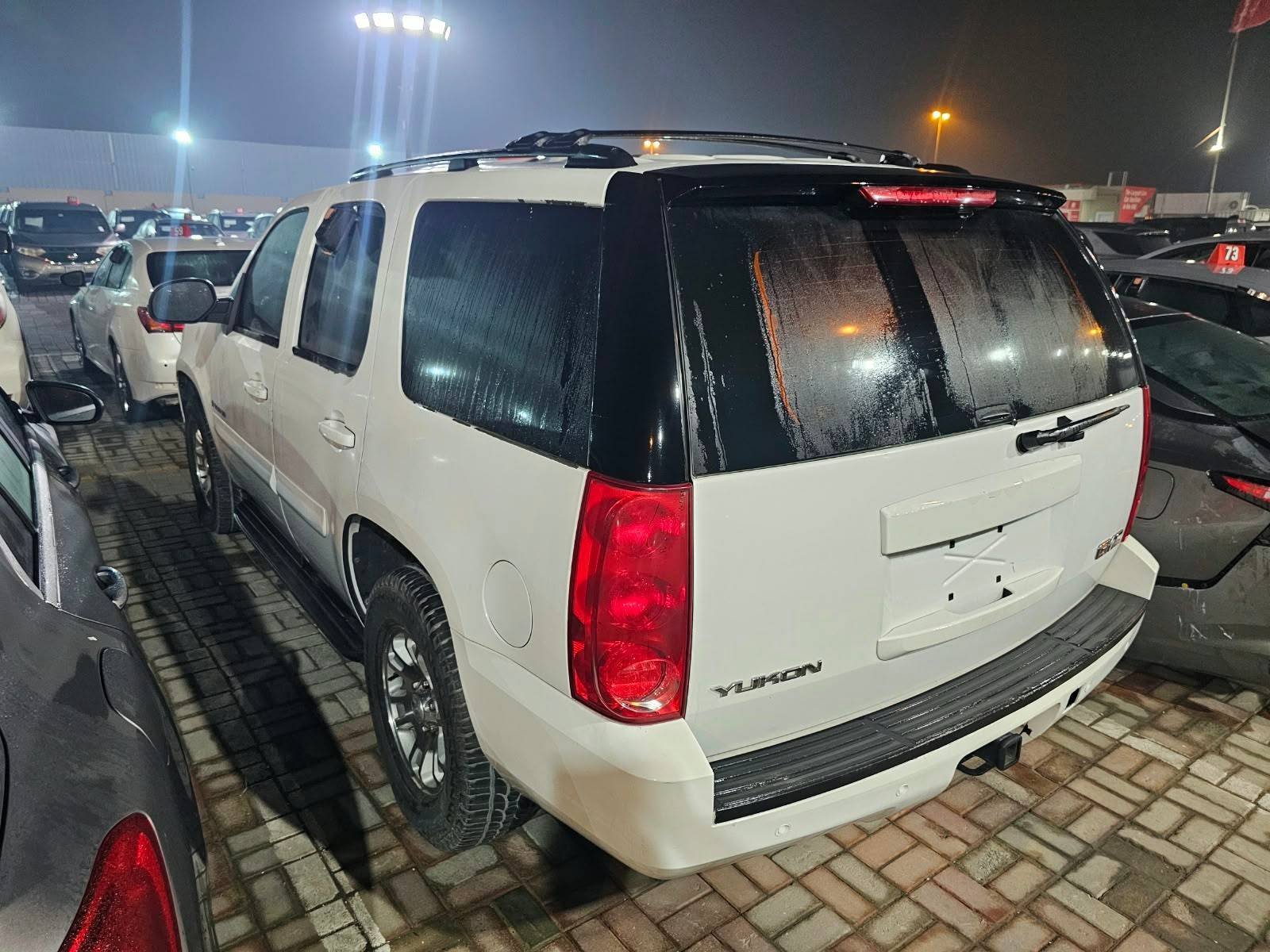 2008 GMC YUKON — 368391 KM — Lot 13J68J252120 - Marhaba Auctions Used Cars - Image 4