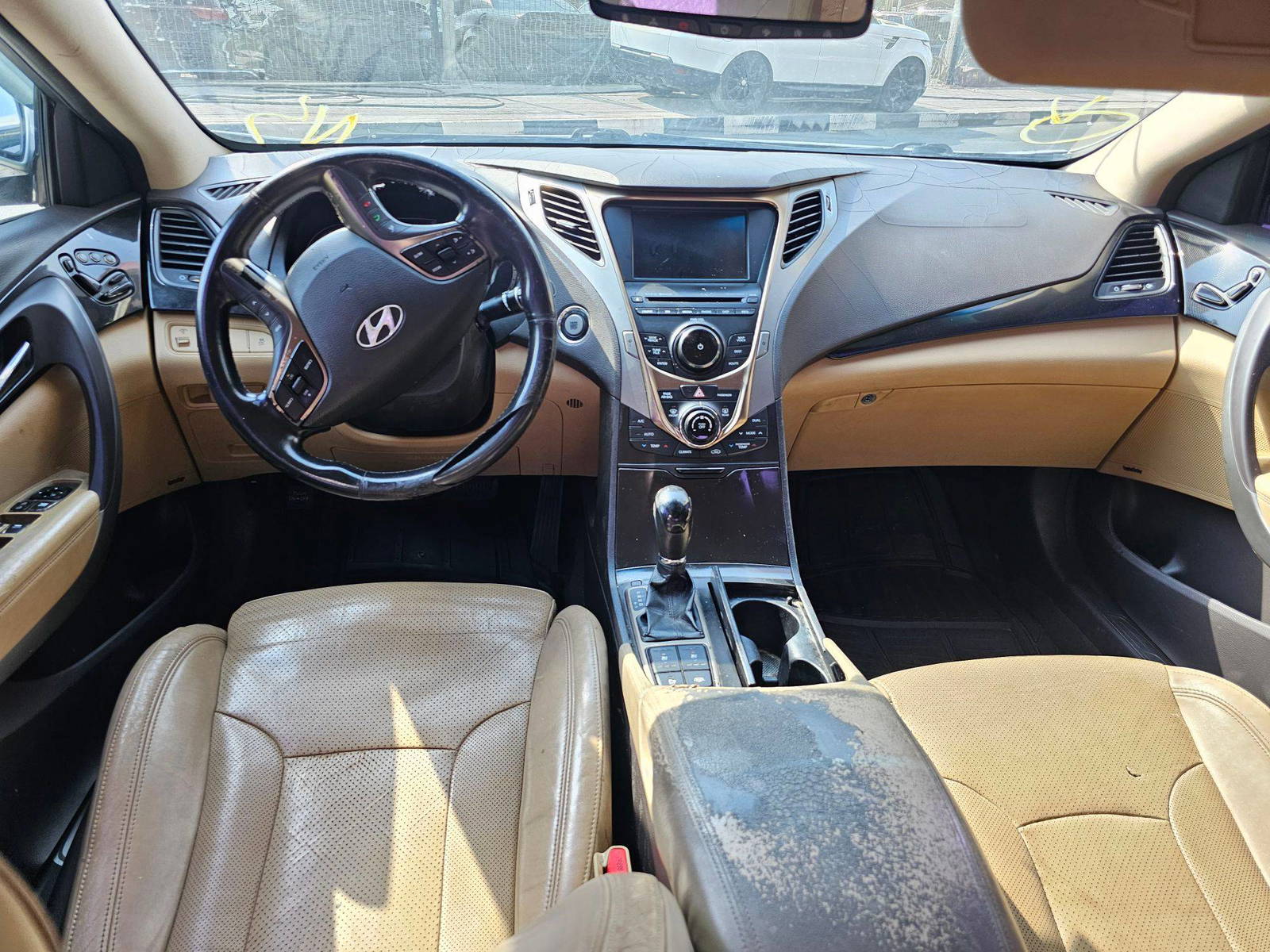 2013 HYUNDAI AZERA — 173515 Miles — Lot G8DA213103 — Souq - Marhaba Auctions Used Cars - Image 7