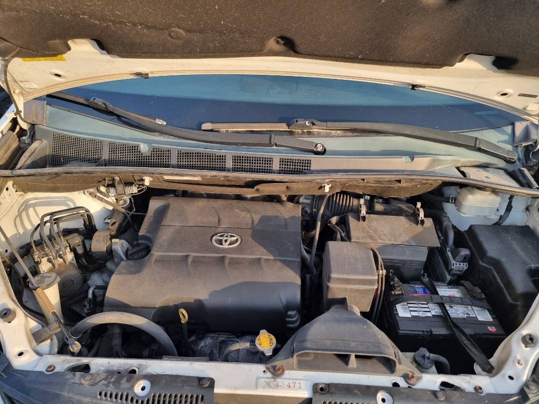 2014 TOYOTA SIENNA — 183733 Miles — Lot S441989 — Souq - Marhaba Auctions Used Cars - Image 18