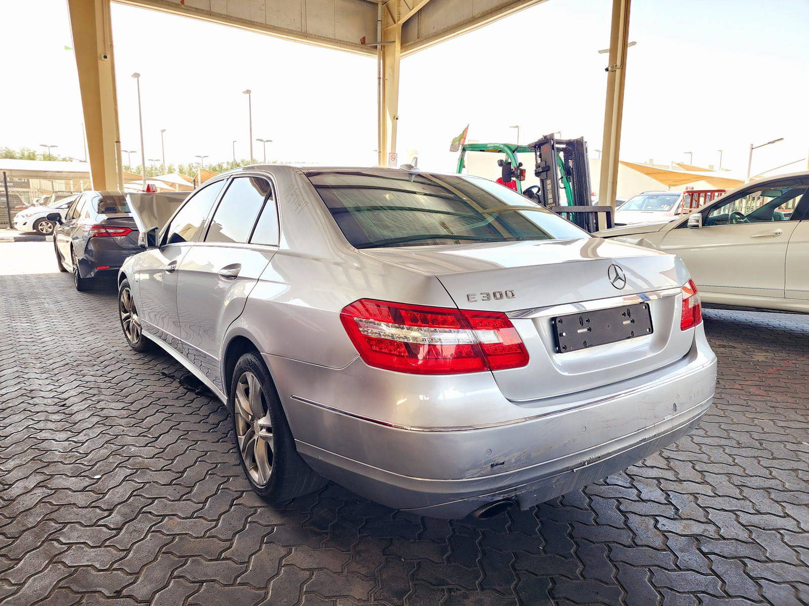 2011 MERCEDES BENZ E-300 — 187912 KM — Lot 293314 — Souq - Marhaba Auctions Used Cars - Image 3