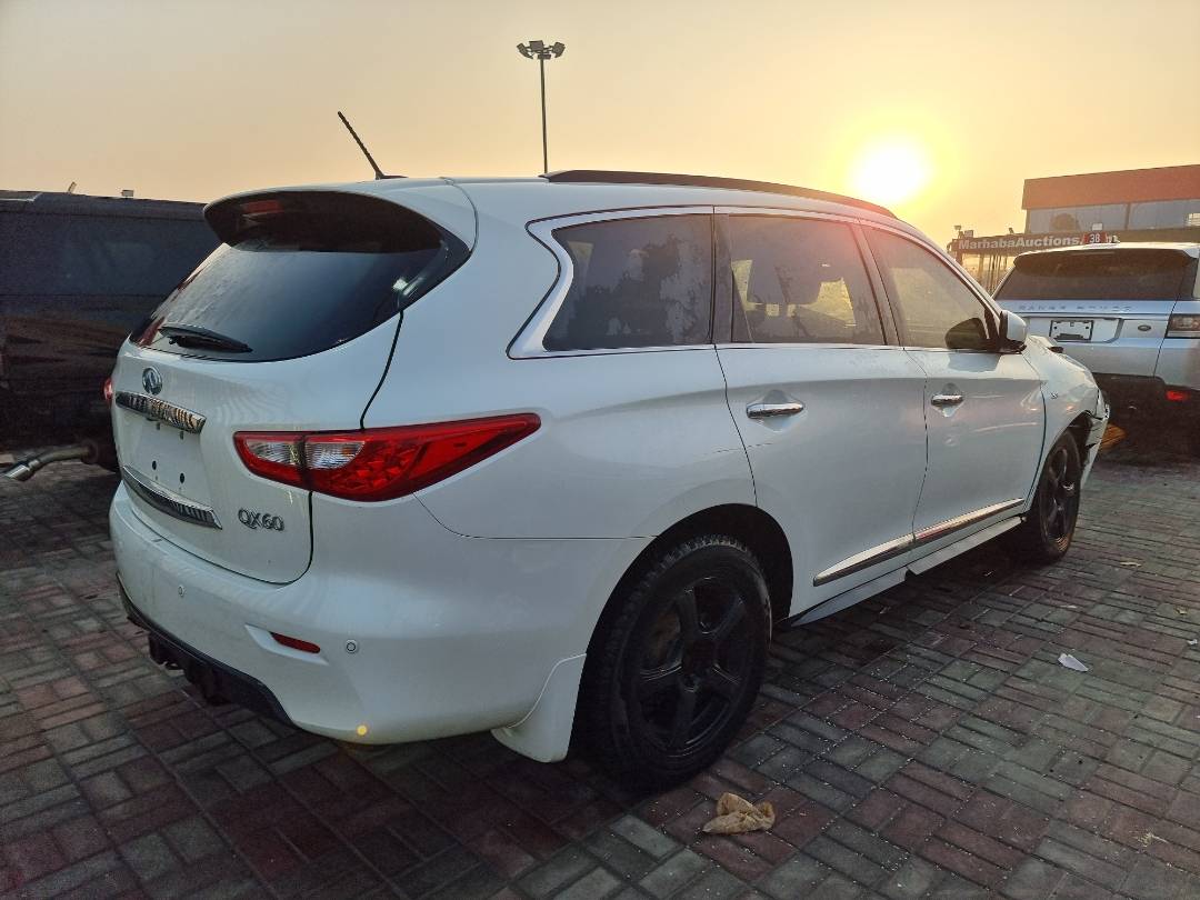 2015 INFINITI QX60 — 136472 KM — Lot 215487 — Main - Marhaba Auctions Used Cars - Image 4
