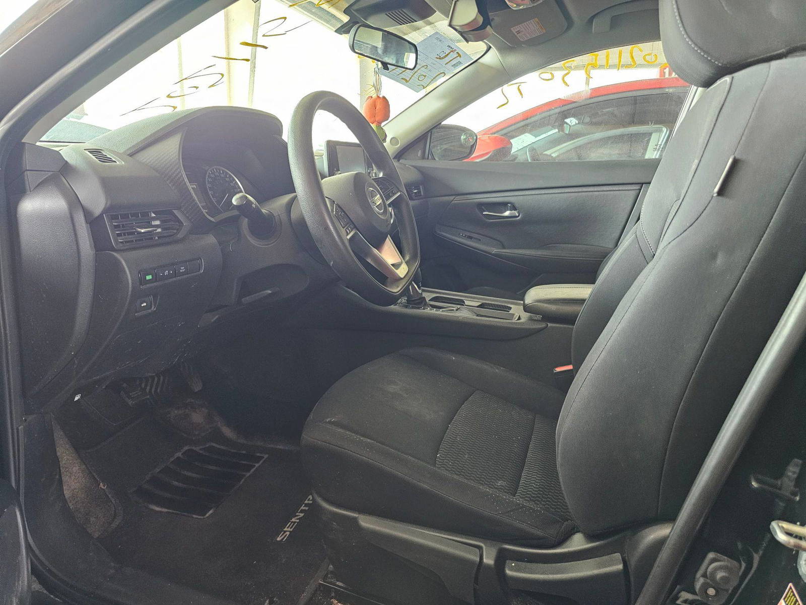 2021 NISSAN SENTRA — 117556 KM — Lot 20211530 — Souq - Marhaba Auctions Used Cars - Image 8